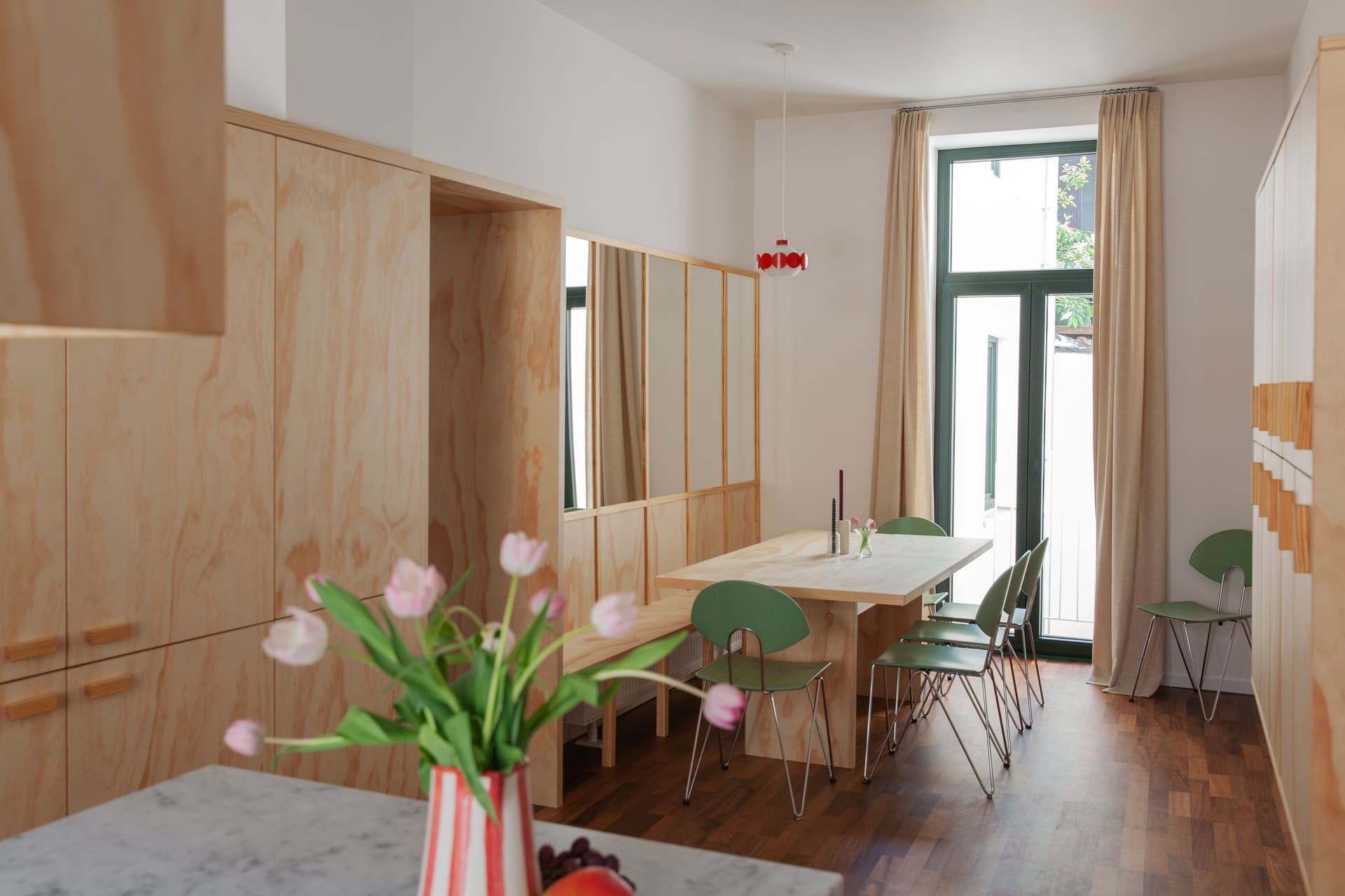 Default Alt Text Default Alt Text